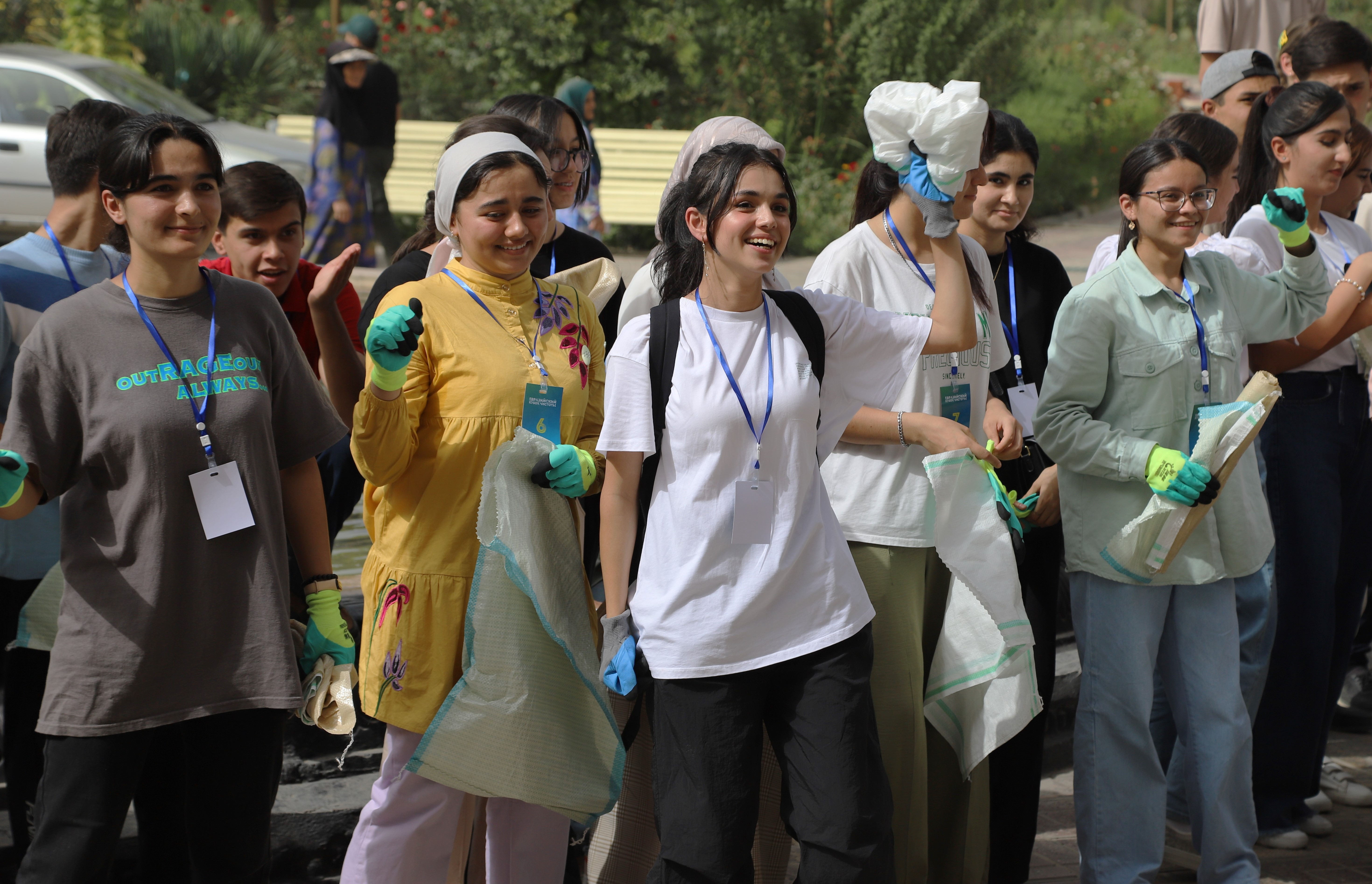630 кг мусора собрали в первый день Национального Кубка чистоты в Душанбе
